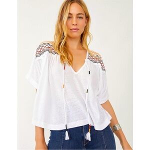 Women’s—Free People Bohemian Style White Short Sleeve V-Neck Crop Top. Size M.